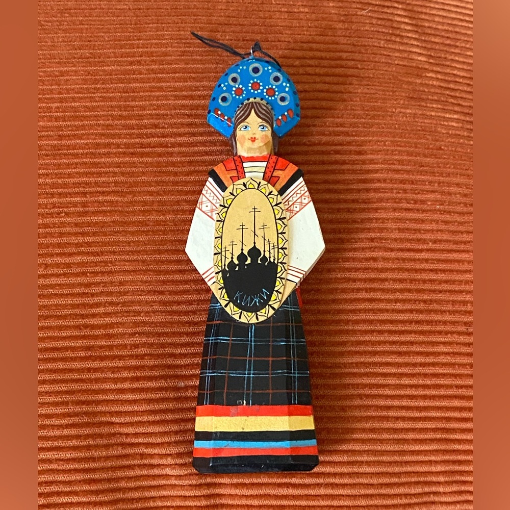 Vintage Hand-carved Wooden Ornament Traditional Russian girl/Kizhi Cathedra